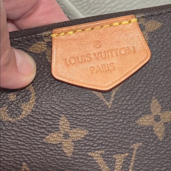 Authentic Multi Pochette Accessories with pink strap! 
In excellent condition! - Picture 12 of 17